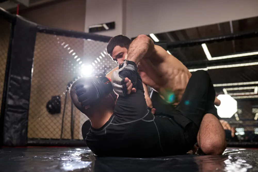 MMA-Training im Cage bei Victory MMA Bielefeld