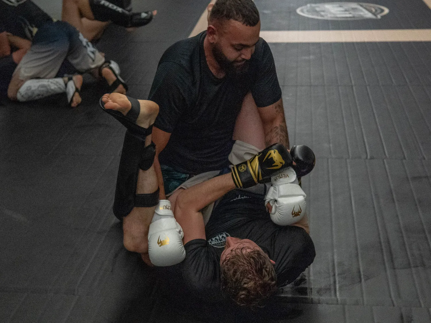 BJJ No-Gi in Bielefeld — Positionskontrolle am Boden bei Victory MMA